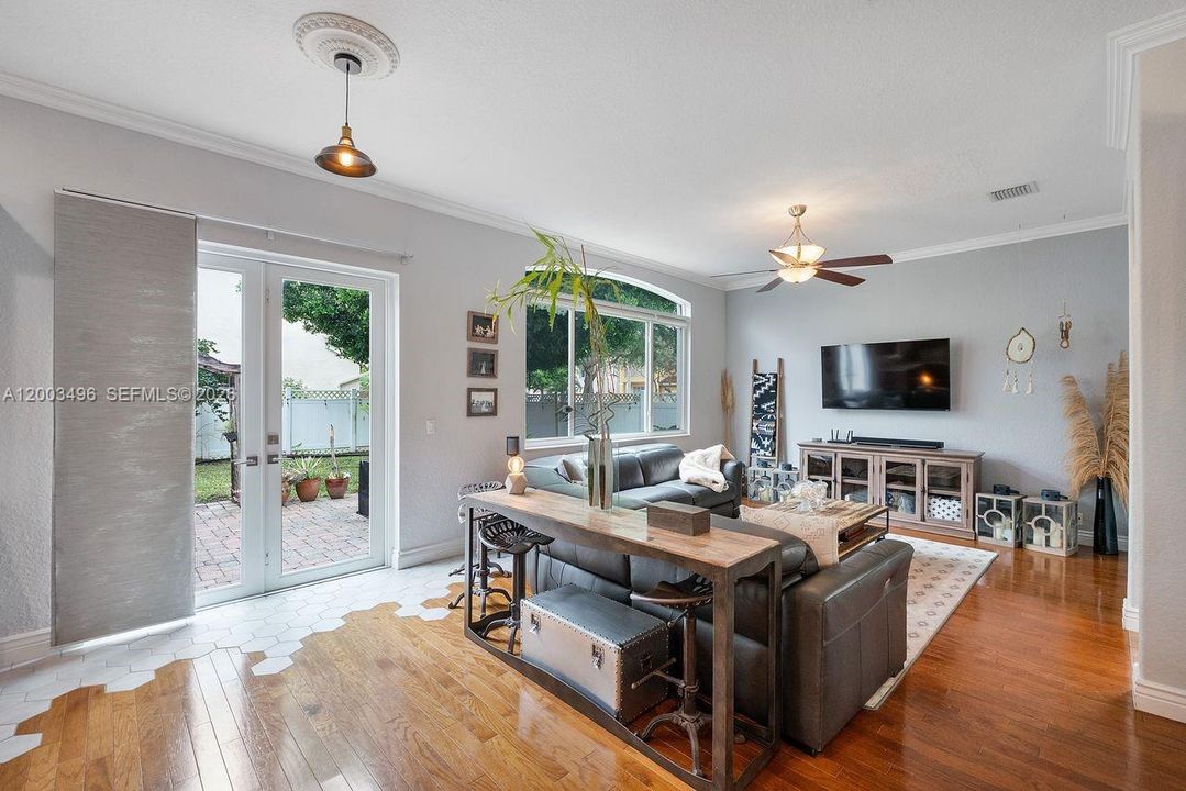 Active With Contract: $760,000 (4 beds, 2 baths, 2454 Square Feet)