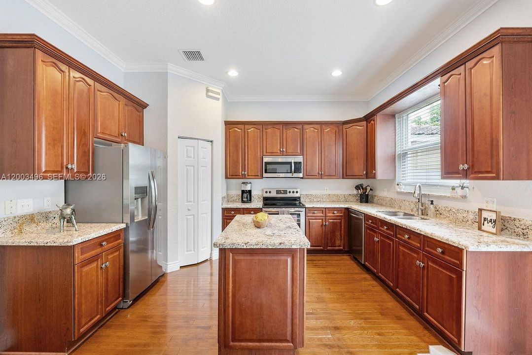 Active With Contract: $760,000 (4 beds, 2 baths, 2454 Square Feet)