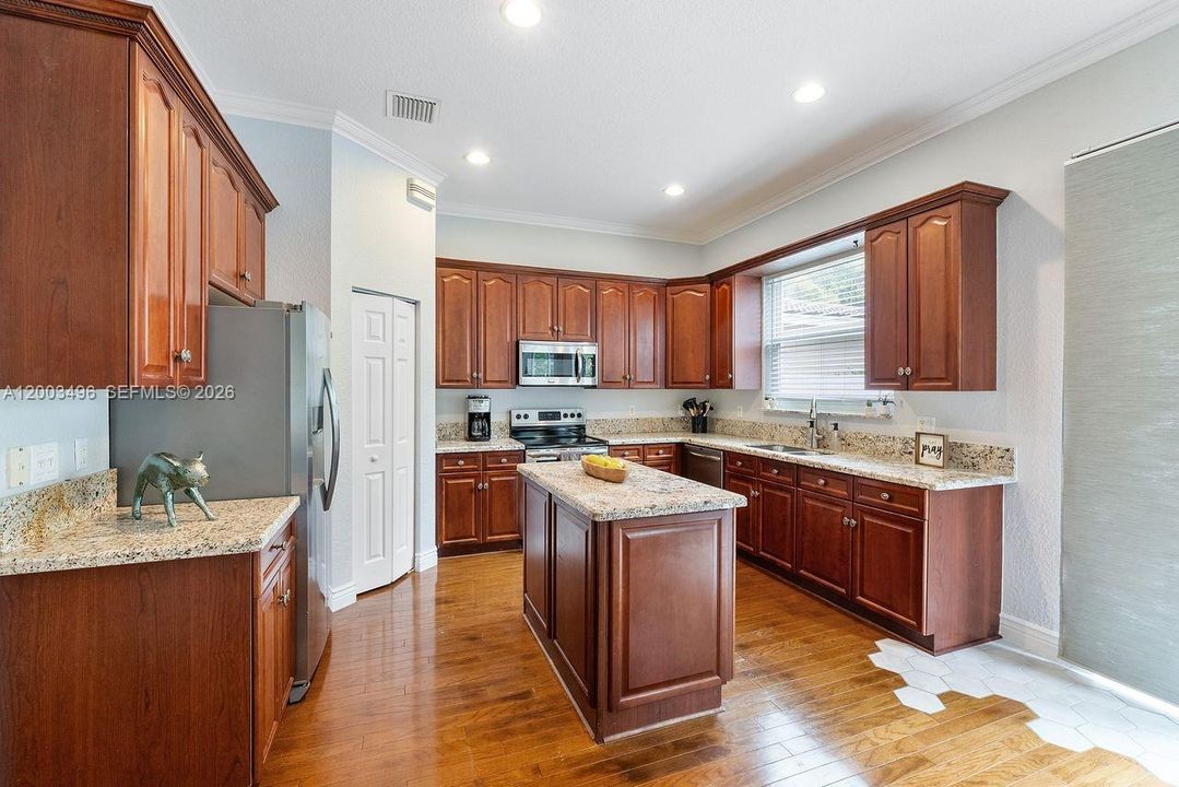 Active With Contract: $760,000 (4 beds, 2 baths, 2454 Square Feet)
