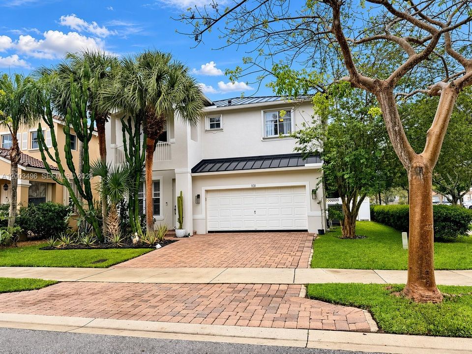 Active With Contract: $760,000 (4 beds, 2 baths, 2454 Square Feet)
