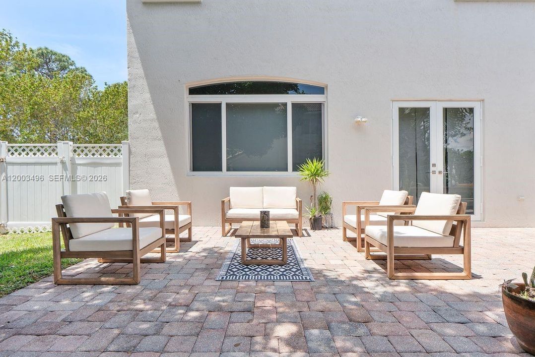 Active With Contract: $760,000 (4 beds, 2 baths, 2454 Square Feet)