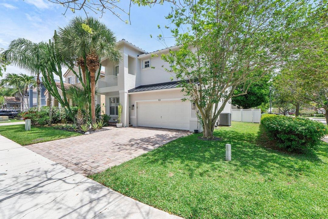 Active With Contract: $760,000 (4 beds, 2 baths, 2454 Square Feet)