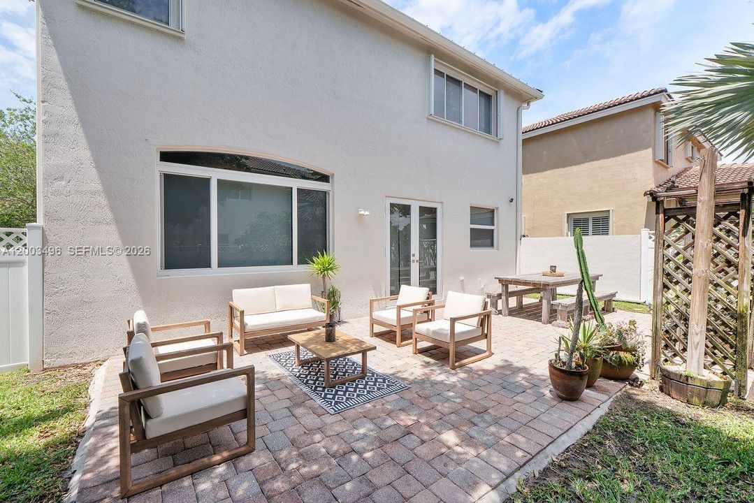 Active With Contract: $760,000 (4 beds, 2 baths, 2454 Square Feet)