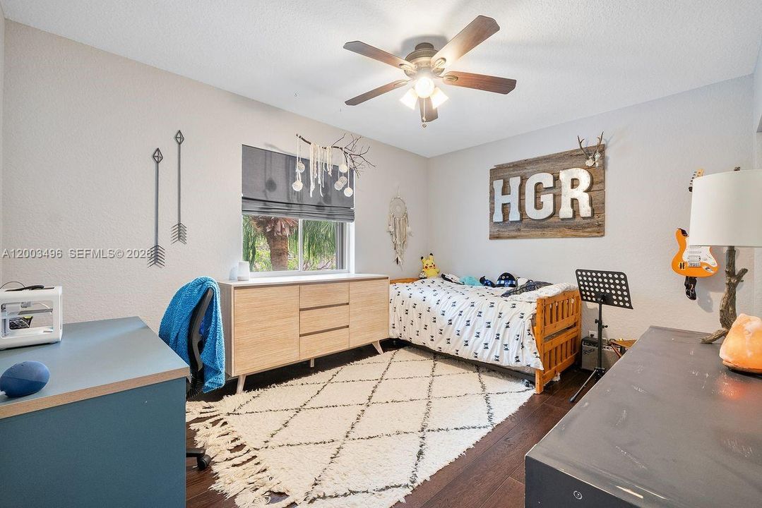 Active With Contract: $760,000 (4 beds, 2 baths, 2454 Square Feet)