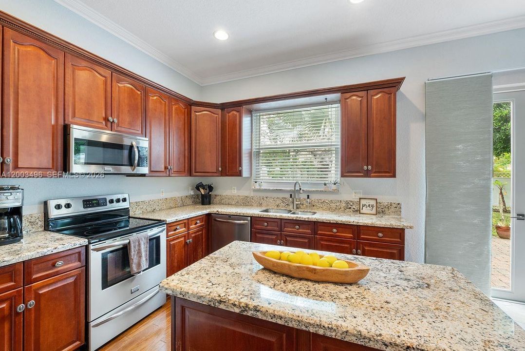 Active With Contract: $760,000 (4 beds, 2 baths, 2454 Square Feet)