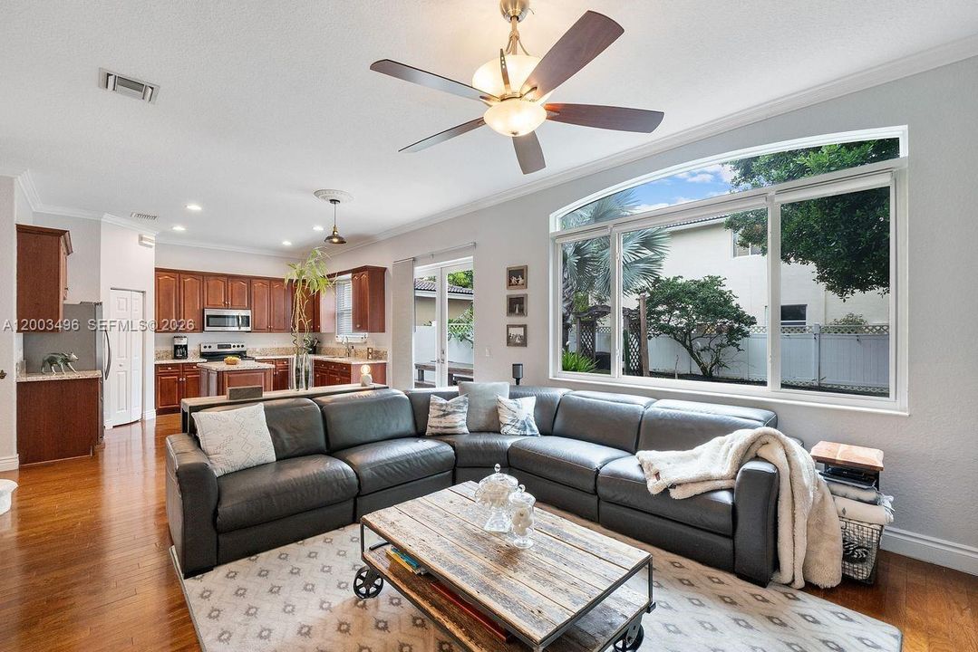 Active With Contract: $760,000 (4 beds, 2 baths, 2454 Square Feet)
