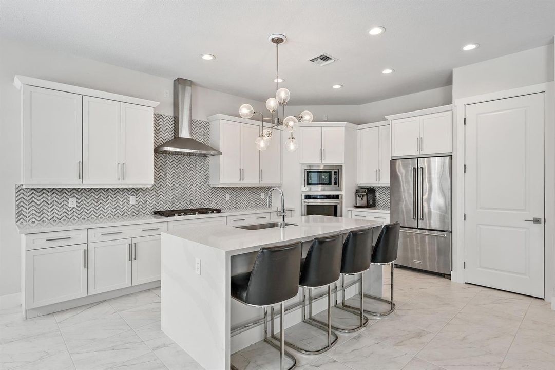 9338 Crestview Circle