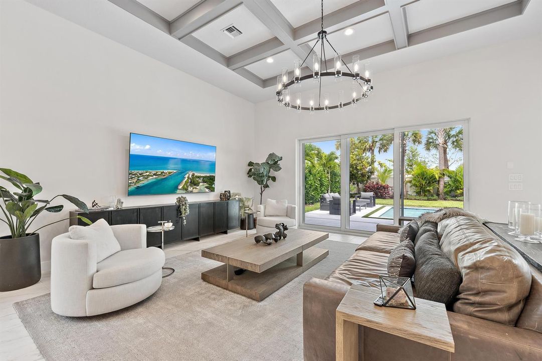 9338 Crestview Circle