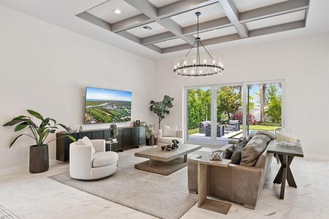 9338 Crestview Circle