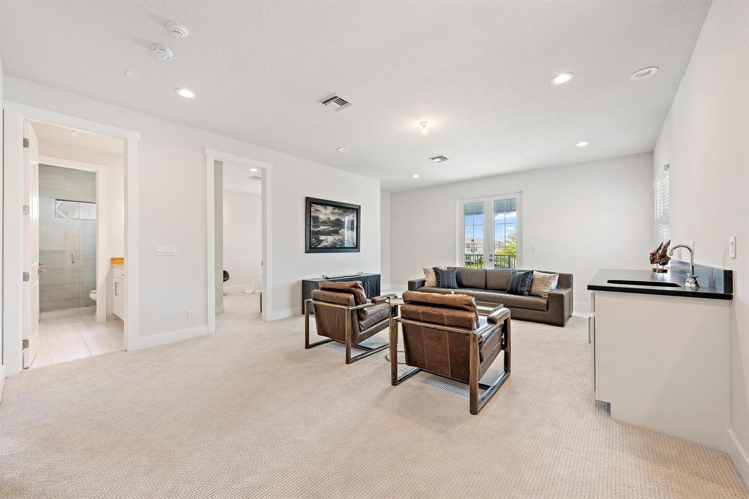 9338 Crestview Circle