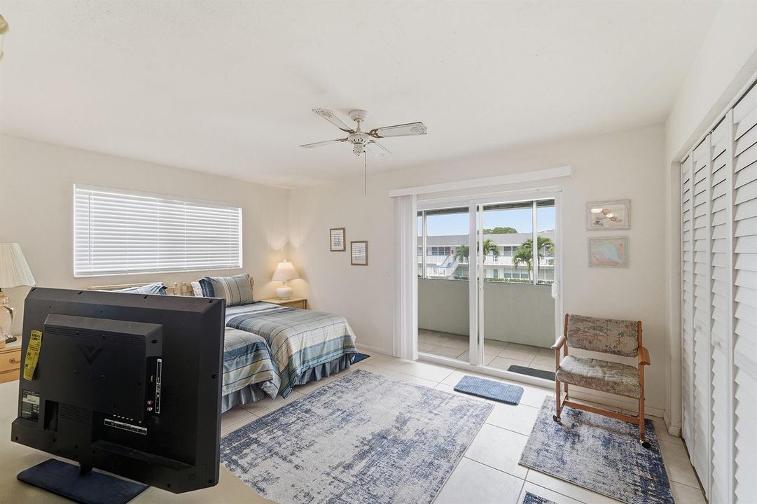 80 Harwood H Bedroom