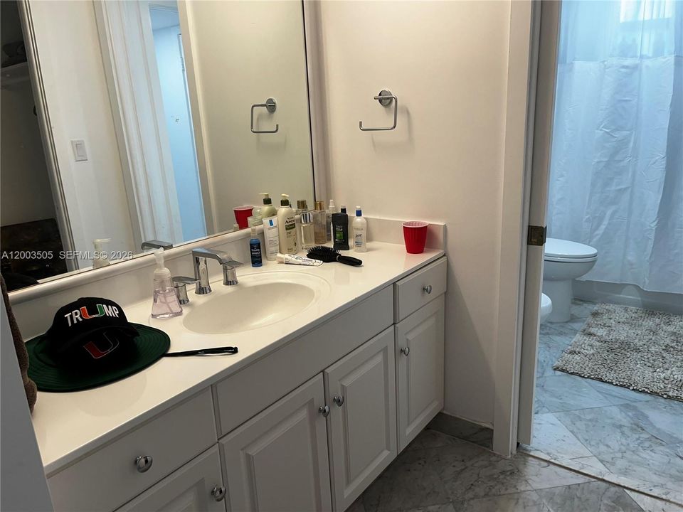 Recientemente alquilado: $3,700 (1 camas, 1 baños, 747 Pies cuadrados)