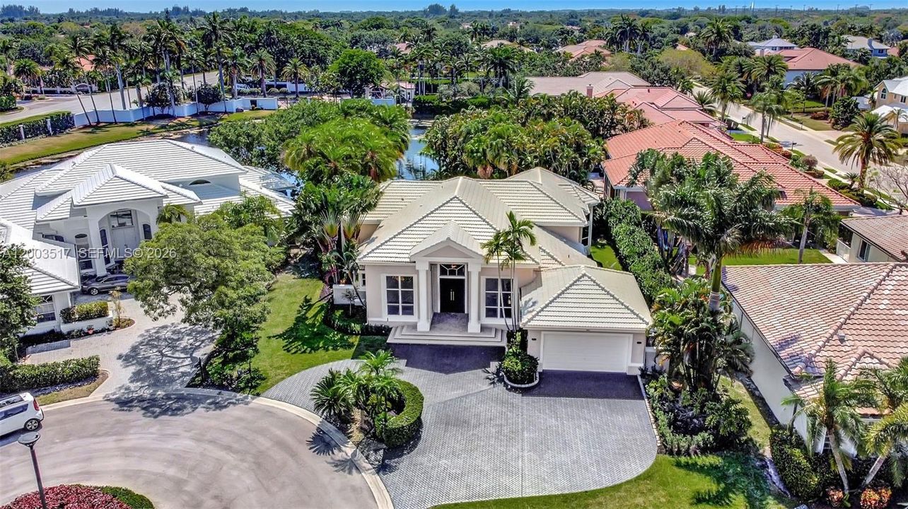 Vendido Recientemente: $1,050,000 (4 camas, 3 baños, 2932 Pies cuadrados)