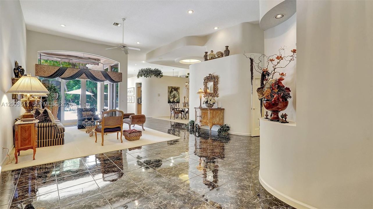 Vendido Recientemente: $1,050,000 (4 camas, 3 baños, 2932 Pies cuadrados)