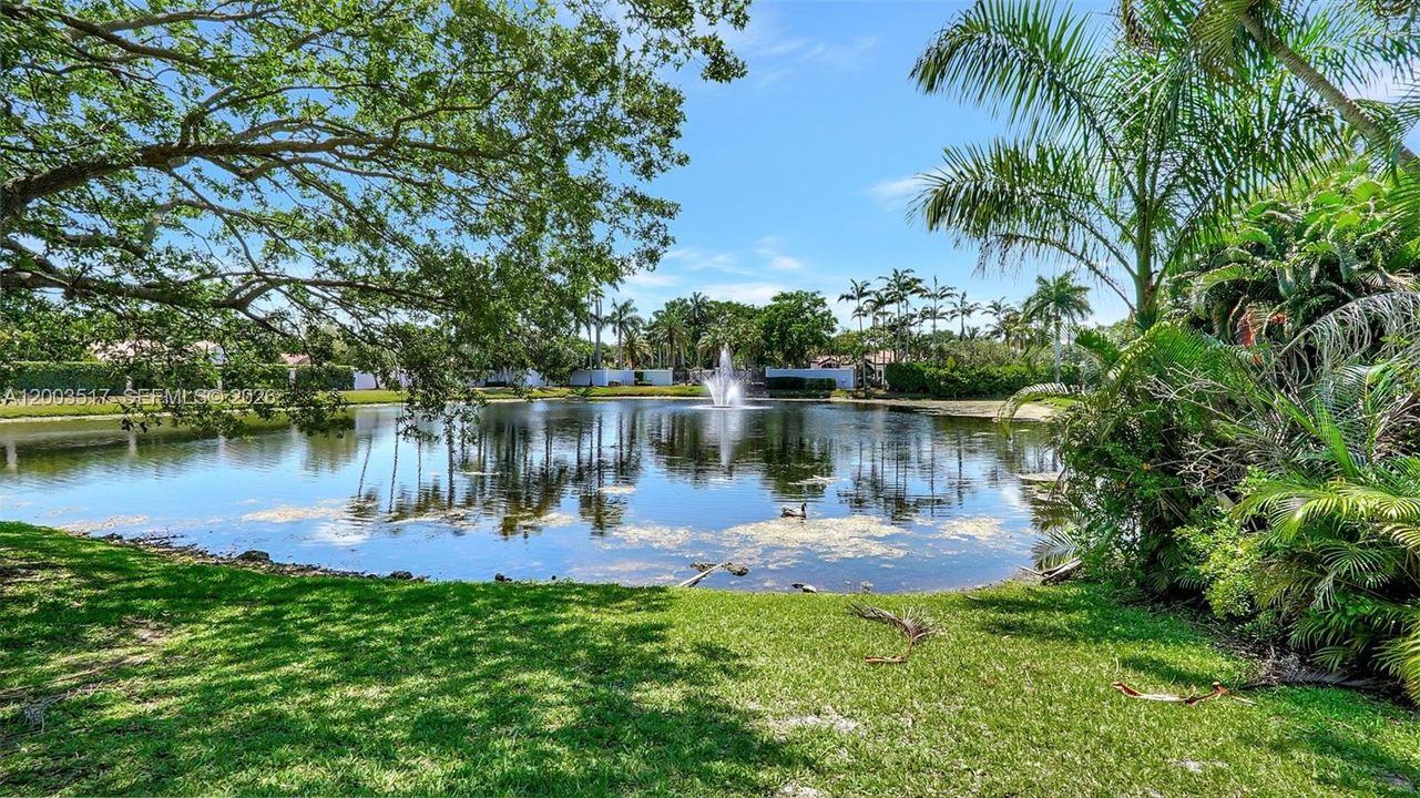 Vendido Recientemente: $1,050,000 (4 camas, 3 baños, 2932 Pies cuadrados)