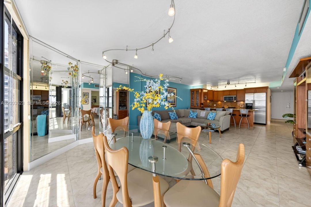 Activo con contrato: $725,000 (1 camas, 2 baños, 1278 Pies cuadrados)