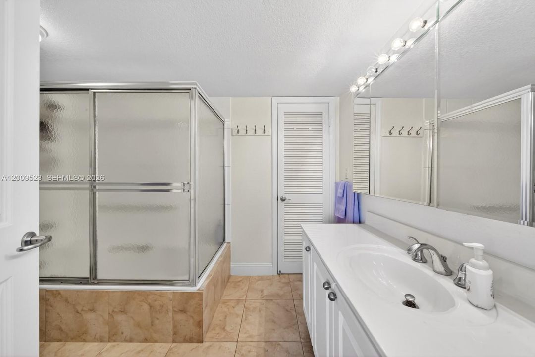Activo con contrato: $725,000 (1 camas, 2 baños, 1278 Pies cuadrados)