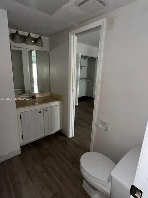 Activo con contrato: $1,500 (1 camas, 1 baños, 760 Pies cuadrados)