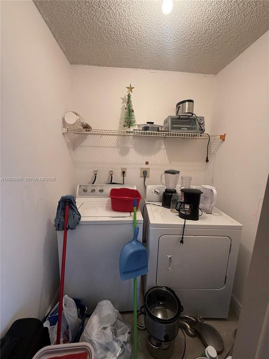 Activo con contrato: $99,999 (1 camas, 1 baños, 627 Pies cuadrados)