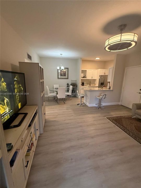 Activo con contrato: $99,999 (1 camas, 1 baños, 627 Pies cuadrados)