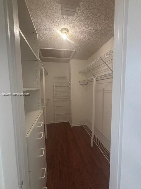 En Renta: $4,400 (4 camas, 2 baños, 2440 Pies cuadrados)