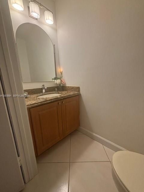 En Renta: $4,400 (4 camas, 2 baños, 2440 Pies cuadrados)