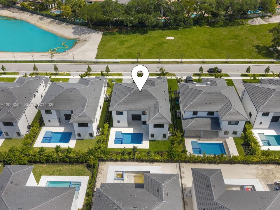 В аренду: $14,950 (5 спален, 4 ванн, 4057 Квадратных фут)