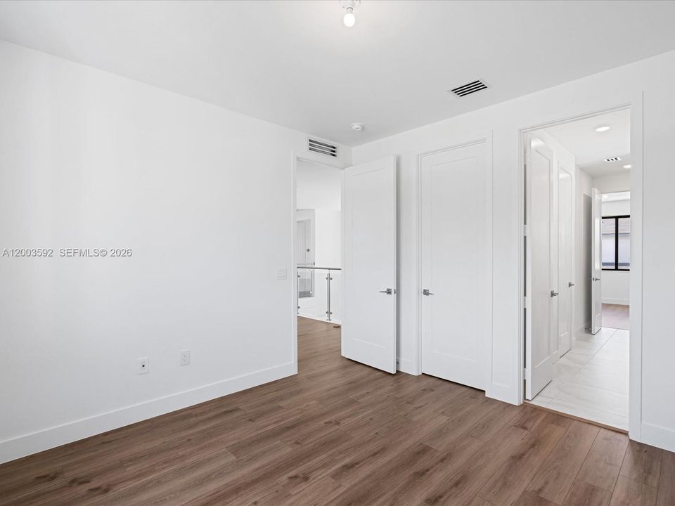 В аренду: $14,950 (5 спален, 4 ванн, 4057 Квадратных фут)