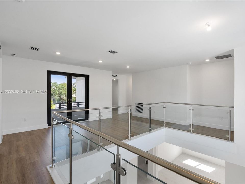 В аренду: $14,950 (5 спален, 4 ванн, 4057 Квадратных фут)