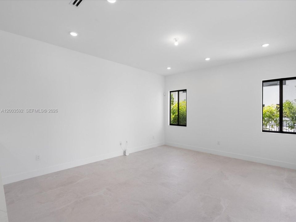 В аренду: $14,950 (5 спален, 4 ванн, 4057 Квадратных фут)
