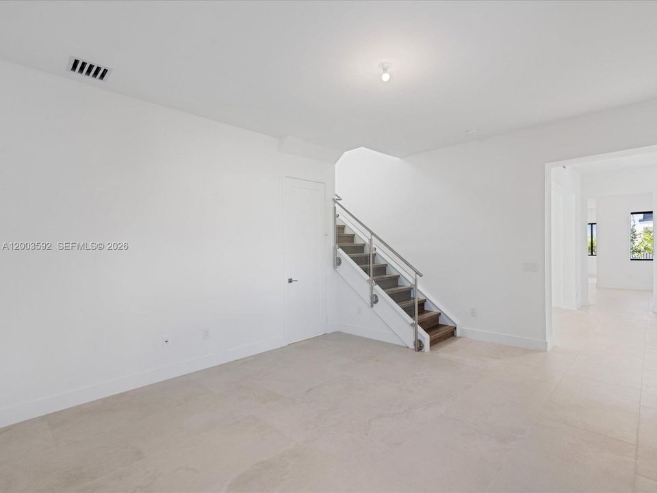 В аренду: $14,950 (5 спален, 4 ванн, 4057 Квадратных фут)