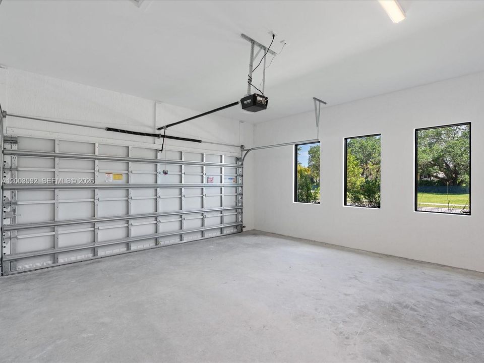 В аренду: $14,950 (5 спален, 4 ванн, 4057 Квадратных фут)