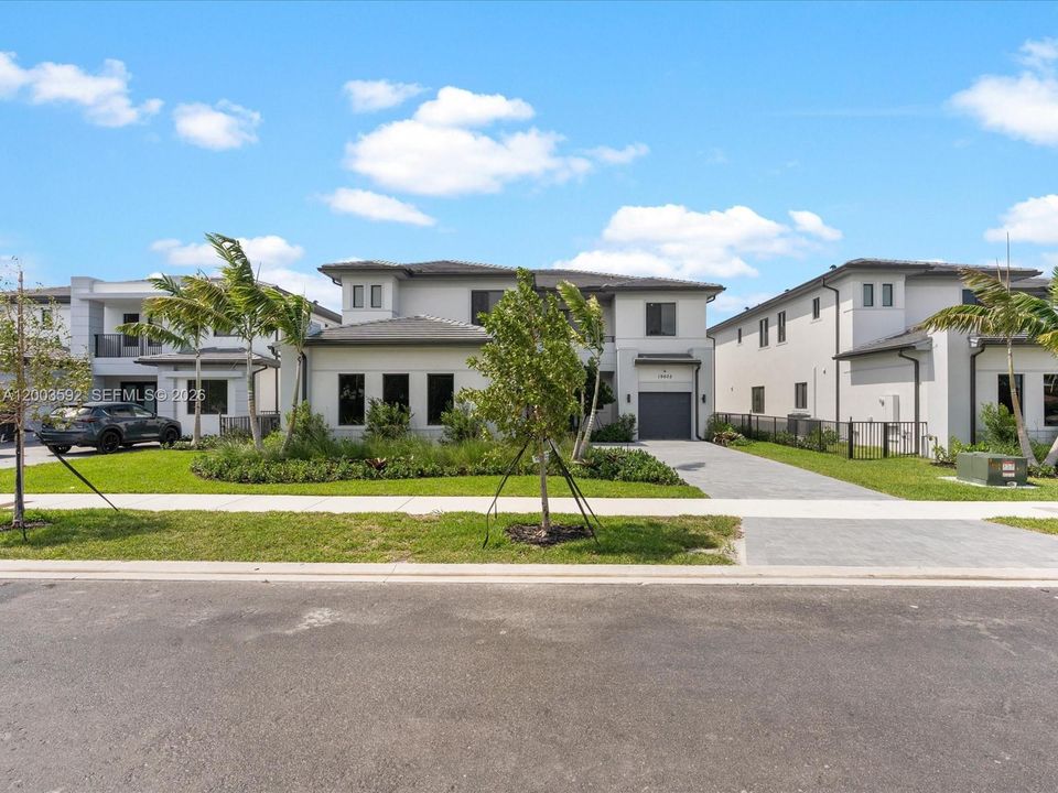 В аренду: $14,950 (5 спален, 4 ванн, 4057 Квадратных фут)
