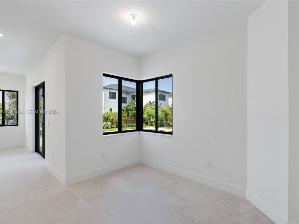 В аренду: $14,950 (5 спален, 4 ванн, 4057 Квадратных фут)