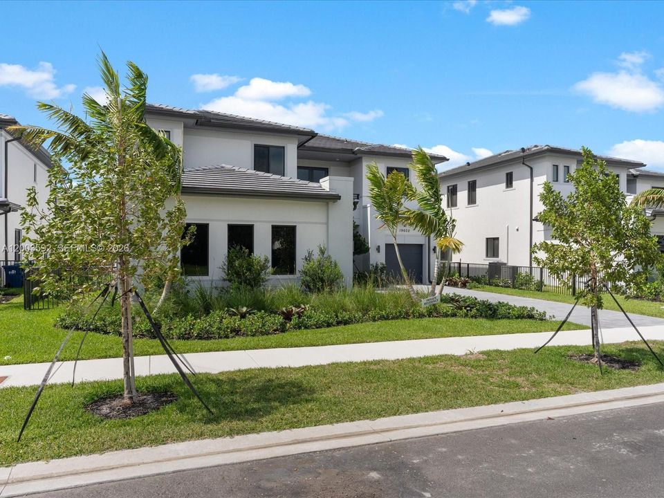 В аренду: $14,950 (5 спален, 4 ванн, 4057 Квадратных фут)