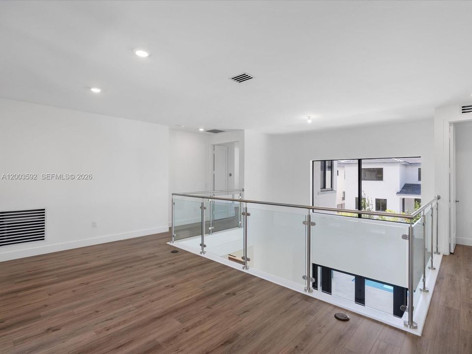 В аренду: $14,950 (5 спален, 4 ванн, 4057 Квадратных фут)