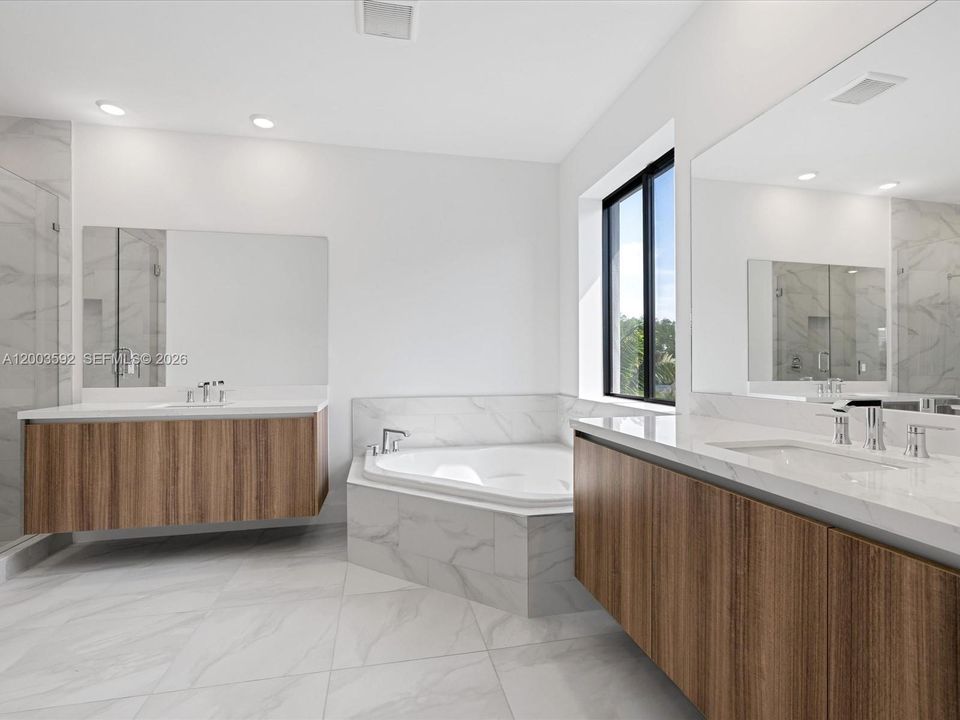 В аренду: $14,950 (5 спален, 4 ванн, 4057 Квадратных фут)