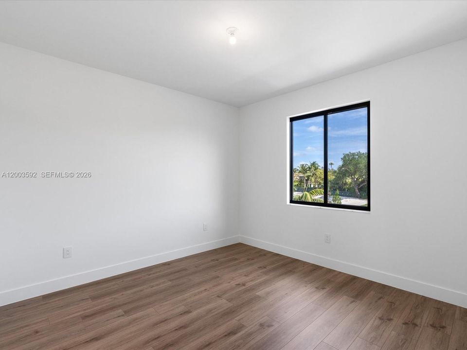 В аренду: $14,950 (5 спален, 4 ванн, 4057 Квадратных фут)