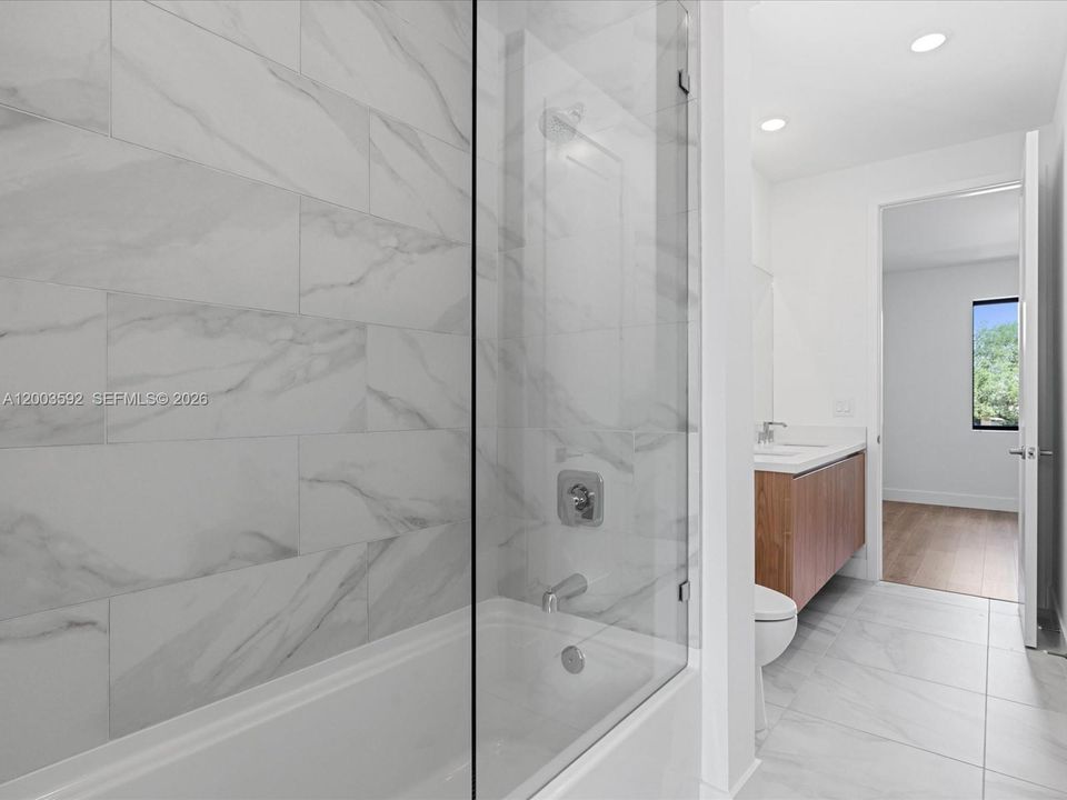 В аренду: $14,950 (5 спален, 4 ванн, 4057 Квадратных фут)