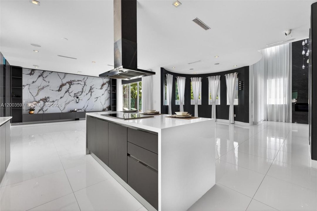 На продажу: $2,365,000 (5 спален, 4 ванн, 3537 Квадратных фут)