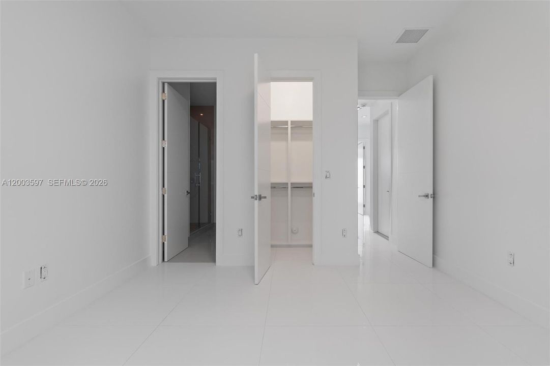 На продажу: $2,365,000 (5 спален, 4 ванн, 3537 Квадратных фут)