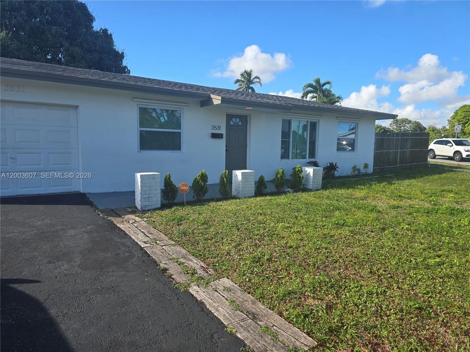 Activo con contrato: $480,000 (4 camas, 2 baños, 1630 Pies cuadrados)