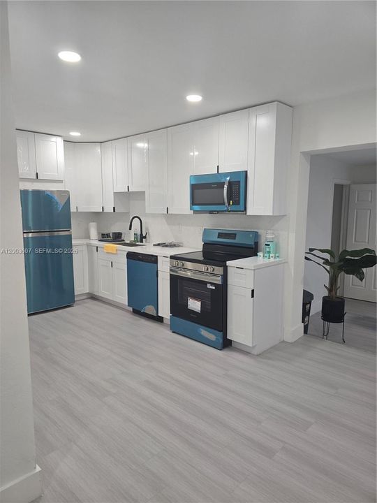 Activo con contrato: $480,000 (4 camas, 2 baños, 1630 Pies cuadrados)