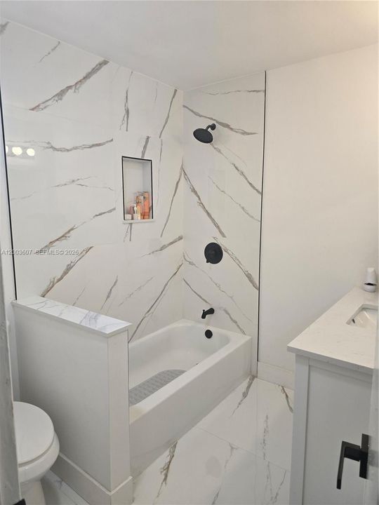 Activo con contrato: $480,000 (4 camas, 2 baños, 1630 Pies cuadrados)