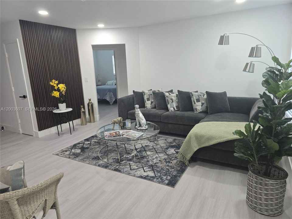 Activo con contrato: $480,000 (4 camas, 2 baños, 1630 Pies cuadrados)