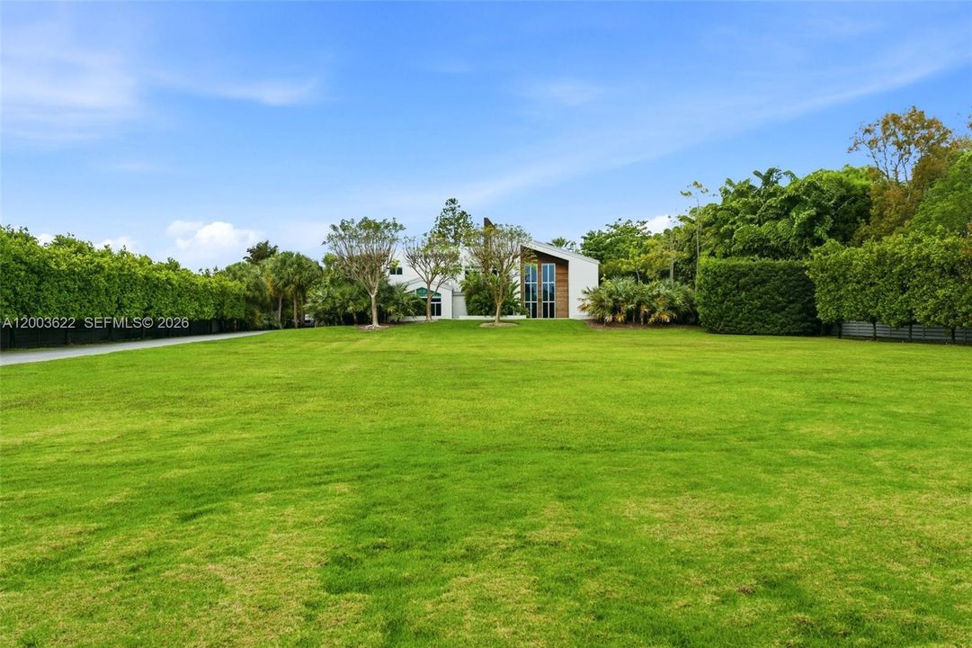 For Sale: $3,000,000 (4 beds, 5 baths, 4412 Square Feet)