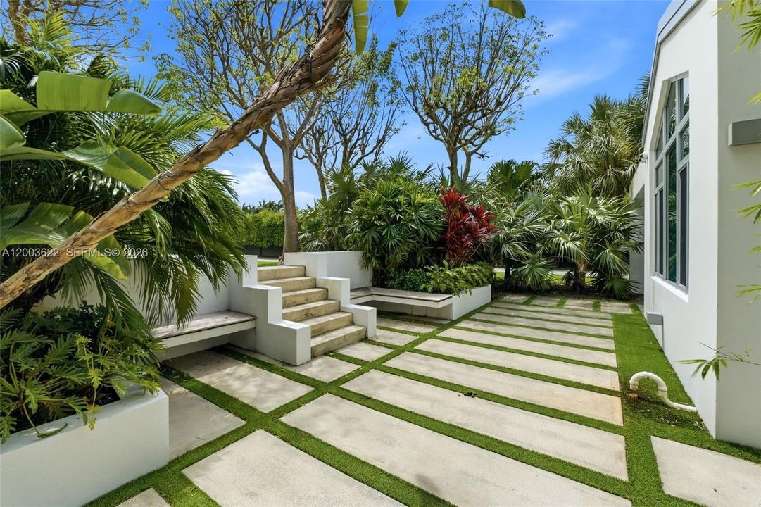 For Sale: $3,000,000 (4 beds, 5 baths, 4412 Square Feet)