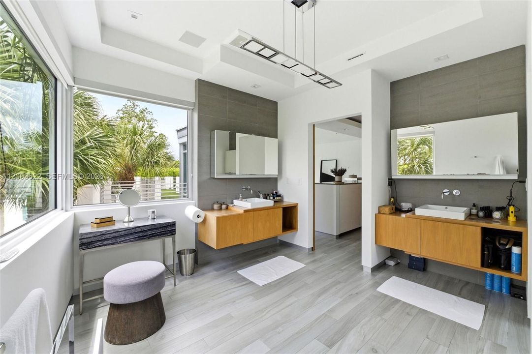 For Sale: $3,000,000 (4 beds, 5 baths, 4412 Square Feet)
