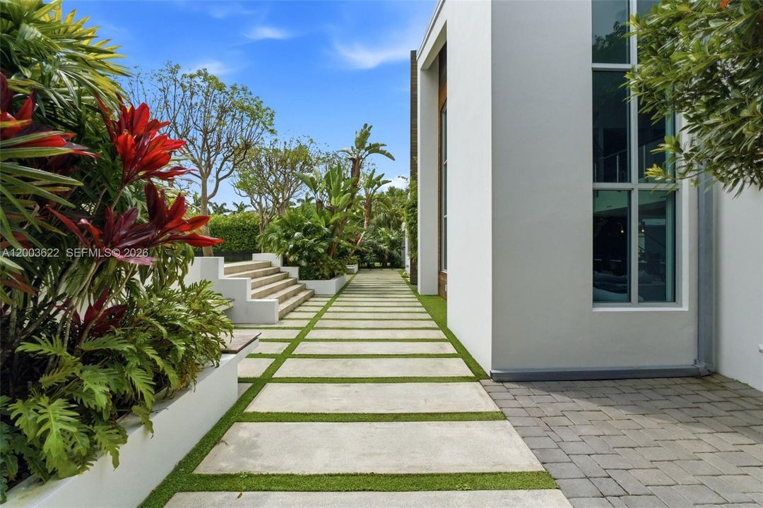 For Sale: $3,000,000 (4 beds, 5 baths, 4412 Square Feet)