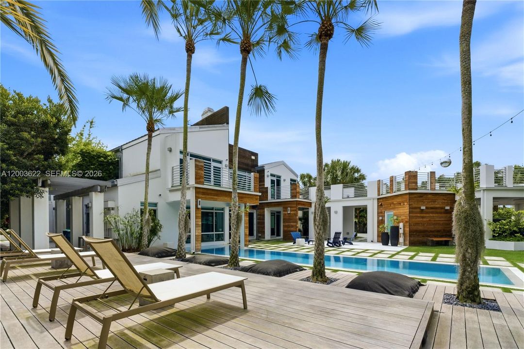 For Sale: $3,000,000 (4 beds, 5 baths, 4412 Square Feet)